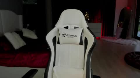 Snapshot of scarlett__baker11 chatting on 01.15.26 juli online show from 01.15.26