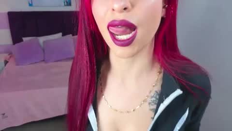 Snapshot of scarlett__bell chatting on 07.28.26 Scarlett online show from 07.28.26