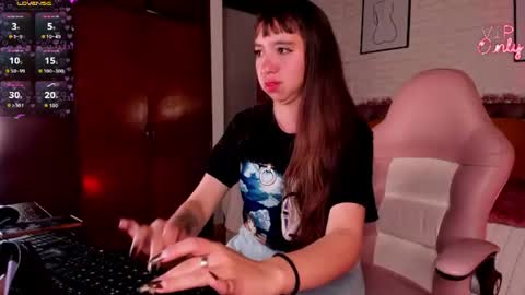 Snapshot of scarlett__cooper__ chatting on 07.25.26 Scarlett online show from 07.25.26