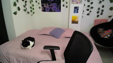 Snapshot of scarlett_blackthorne chatting on 09.23.25 Scarlett Blackthorne  online show from 09.23.25
