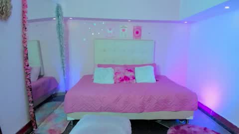 Snapshot of scarlett_dreamss7 chatting on 10.04.25 Scarlett  online show from 10.04.25