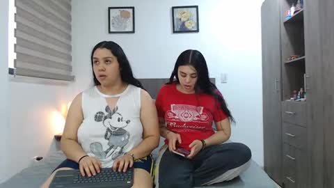 Snapshot of scarlett_evance chatting on 04.23.26 Scarlett and Jazmin online show from 04.23.26