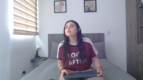 Snapshot of scarlett_evance chatting on 05.27.26 Scarlett and Jazmin online show from 05.27.26