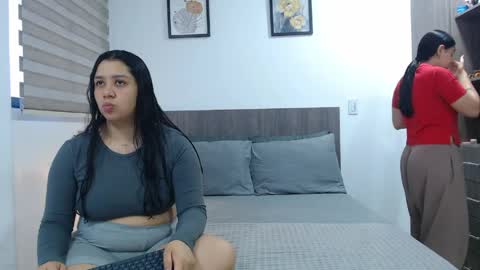 Snapshot of scarlett_evance chatting on 05.28.26 Scarlett and Jazmin online show from 05.28.26
