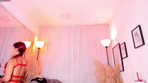 Snapshot of scarlett_johs chatting on 10.11.25 Scarlett Johs online show from 10.11.25