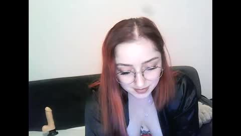 Snapshot of scarlett_lust_1 chatting on 02.17.26 scarlett_lust_1 online show from 02.17.26