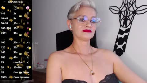 Snapshot of scarlett_paris chatting on 02.06.25 Scarlett online show from 02.06.25
