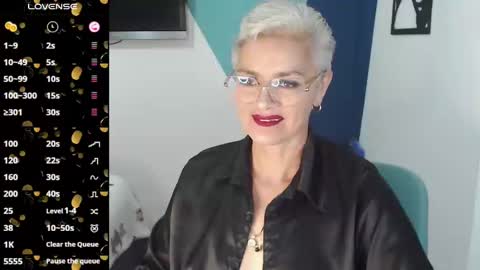 Snapshot of scarlett_paris chatting on 03.08.25 Scarlett online show from 03.08.25