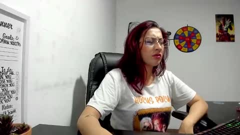 Snapshot of scarlett_sen chatting on 12.04.24 Mistress Scarlett online show from 12.04.24