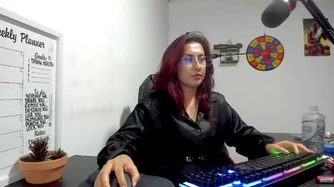 Snapshot of scarlett_sen chatting on 12.11.24 Mistress Scarlett online show from 12.11.24