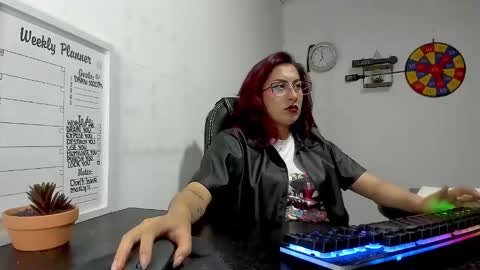 Snapshot of scarlett_sen chatting on 12.16.24 Mistress Scarlett online show from 12.16.24