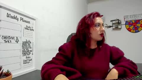 Snapshot of scarlett_sen chatting on 12.23.24 Mistress Scarlett online show from 12.23.24