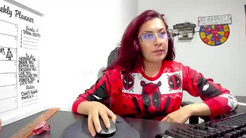 Snapshot of scarlett_sen chatting on 12.24.24 Mistress Scarlett online show from 12.24.24