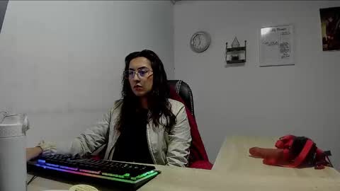 Snapshot of scarlett_sen chatting on 01.29.25 Mistress Scarlett online show from 01.29.25