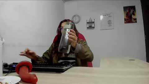 Snapshot of scarlett_sen chatting on 02.18.25 Mistress Scarlett online show from 02.18.25