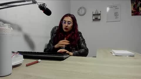 Snapshot of scarlett_sen chatting on 03.03.25 Mistress Scarlett online show from 03.03.25
