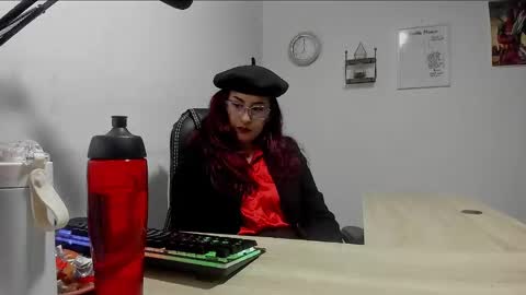 Snapshot of scarlett_sen chatting on 03.04.25 Mistress Scarlett online show from 03.04.25