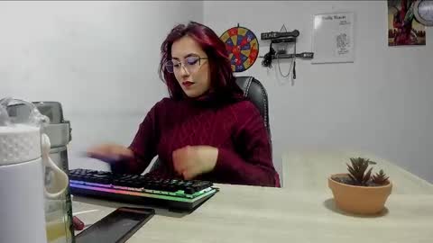 Snapshot of scarlett_sen chatting on 03.10.25 Mistress Scarlett online show from 03.10.25