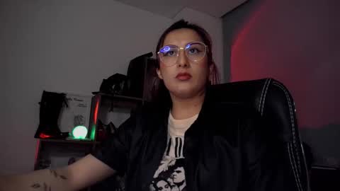 Snapshot of scarlett_sen chatting on 09.16.25 Mistress Scarlett online show from 09.16.25