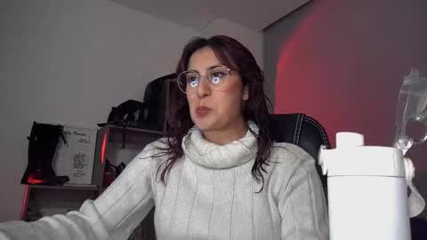 Snapshot of scarlett_sen chatting on 09.17.25 Mistress Scarlett online show from 09.17.25