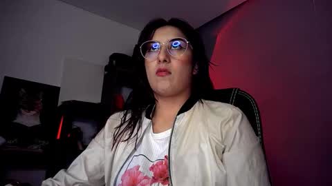 Snapshot of scarlett_sen chatting on 09.25.25 Mistress Scarlett online show from 09.25.25