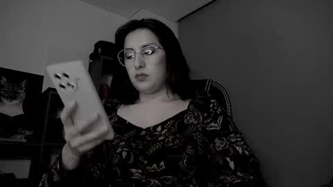 Snapshot of scarlett_sen chatting on 09.27.25 Mistress Scarlett online show from 09.27.25