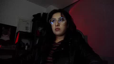 Snapshot of scarlett_sen chatting on 10.03.25 Mistress Scarlett online show from 10.03.25