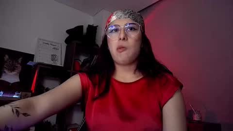 Snapshot of scarlett_sen chatting on 10.13.25 Mistress Scarlett online show from 10.13.25