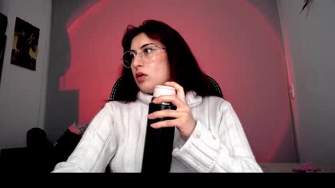 Snapshot of scarlett_sen chatting on 10.23.25 Mistress Scarlett online show from 10.23.25