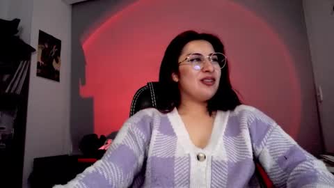 Snapshot of scarlett_sen chatting on 11.04.25 Mistress Scarlett online show from 11.04.25