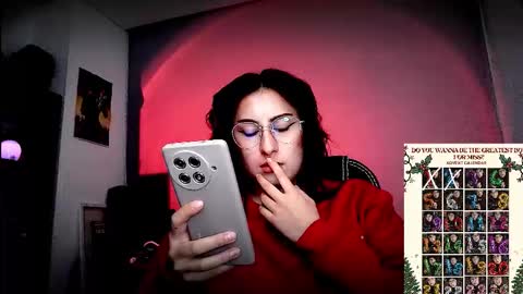 Snapshot of scarlett_sen chatting on 12.03.25 Mistress Scarlett online show from 12.03.25