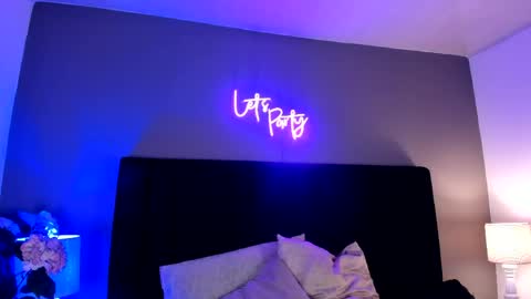 Scarlett online show from 04.15.26