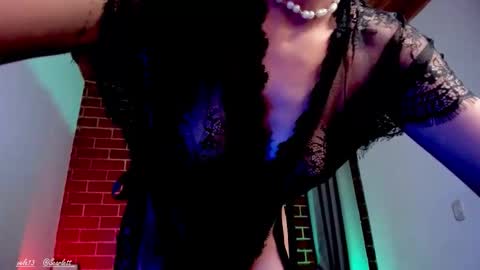 Snapshot of scarlett_v3la chatting on 12.22.25 Scarlett online show from 12.22.25