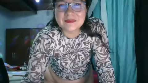 Snapshot of scarlett_widow chatting on 10.08.25 scarlett_widow online show from 10.08.25