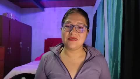 Snapshot of scarlett_widow chatting on 11.25.25 scarlett_widow online show from 11.25.25