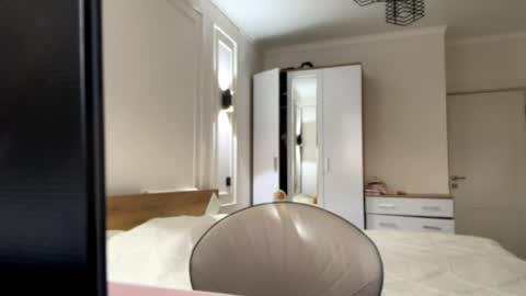 scarlettleszczynski online show from 04.04.26