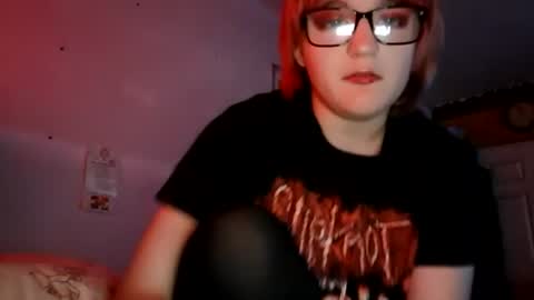 Snapshot of scaryberrie chatting on 07.30.26 berrie online show from 07.30.26