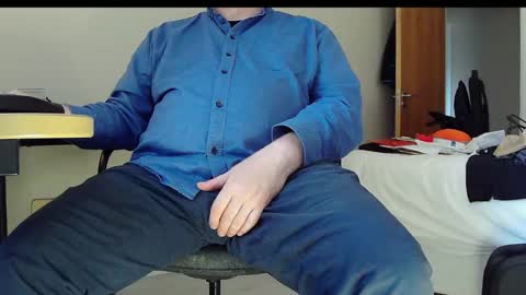 Snapshot of schwanz2023 chatting on 12.17.25 Mick online show from 12.17.25