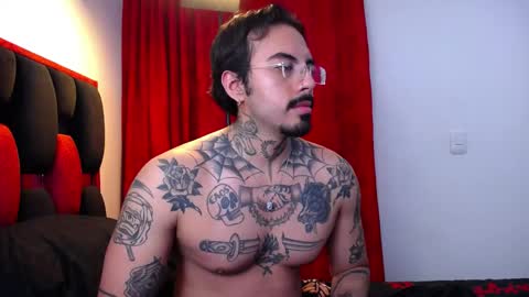 Snapshot of scockpion_ chatting on 05.11.26 Alejandro help me to reach 200 thumps up online show from 05.11.26