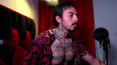 Snapshot of scockpion_ chatting on 05.19.26 Alejandro help me to reach 200 thumps up online show from 05.19.26