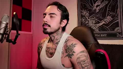 Snapshot of scockpion_ chatting on 06.07.26 Alejandro help me to reach 200 thumps up online show from 06.07.26