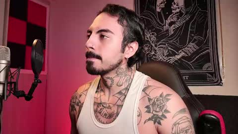 Snapshot of scockpion_ chatting on 06.09.26 Alejandro help me to reach 200 thumps up online show from 06.09.26
