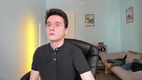 Snapshot of scooby_r chatting on 02.06.25 Thomas brunette and Alex blond online show from 02.06.25