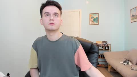 Snapshot of scooby_r chatting on 02.18.25 Thomas brunette and Alex blond online show from 02.18.25