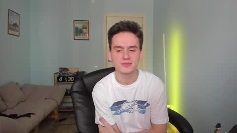 Snapshot of scooby_r chatting on 03.02.25 Thomas brunette and Alex blond online show from 03.02.25