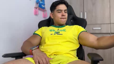 Snapshot of scott_flintt chatting on 12.22.25 Andrew Flintt online show from 12.22.25