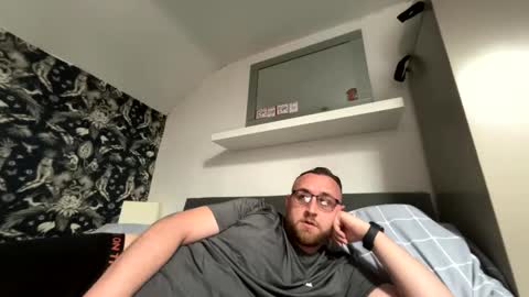 StraightScouse online show from 05.04.26