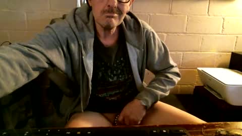 eating pussy  sucking dick online show from 10.19.25