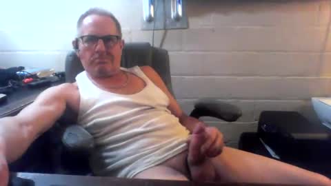 Snapshot of sdh69 chatting on 04.14.26 eating pussy sucking dick online show from 04.14.26