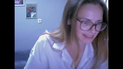 Snapshot of sea_dream chatting on 11.13.25 SEA Dream online show from 11.13.25